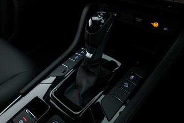 https://vehicle-cdn.autoleague.cloud/30352_960142268_27.jpg