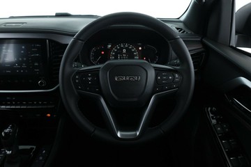 https://vehicle-cdn.autoleague.cloud/30352_960142341_21.jpg
