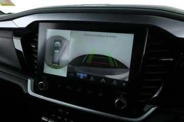 https://vehicle-cdn.autoleague.cloud/30352_960142341_25.jpg