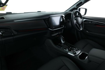 https://vehicle-cdn.autoleague.cloud/30352_960142341_32.jpg