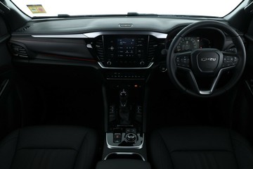 https://vehicle-cdn.autoleague.cloud/30352_960142341_34.jpg