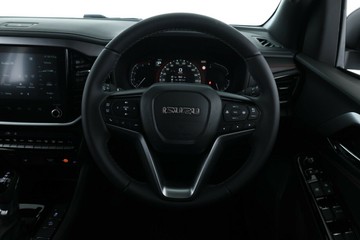 https://vehicle-cdn.autoleague.cloud/30352_960142375_21.jpg
