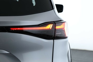 https://vehicle-cdn.autoleague.cloud/30352_960142395_14.jpg