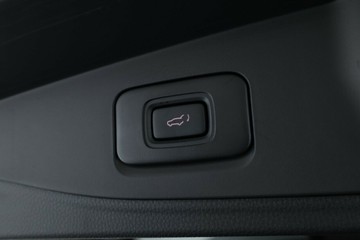 https://vehicle-cdn.autoleague.cloud/30352_960142395_16.jpg
