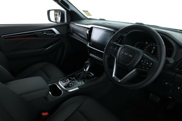 https://vehicle-cdn.autoleague.cloud/30352_960142395_20.jpg