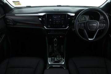 https://vehicle-cdn.autoleague.cloud/30352_960142395_33.jpg