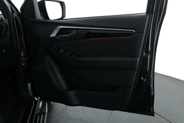 https://vehicle-cdn.autoleague.cloud/30352_960142474_18.jpg