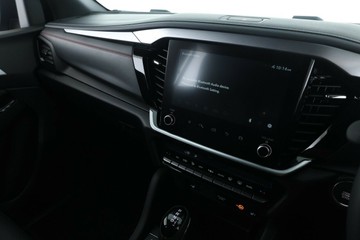 https://vehicle-cdn.autoleague.cloud/30352_960142474_23.jpg