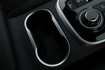 https://vehicle-cdn.autoleague.cloud/30352_960142474_30.jpg