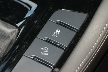 https://vehicle-cdn.autoleague.cloud/30352_960142599_11.jpg