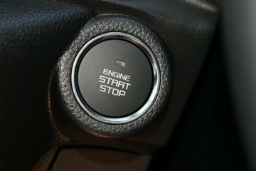 https://vehicle-cdn.autoleague.cloud/30352_960142757_11.jpg