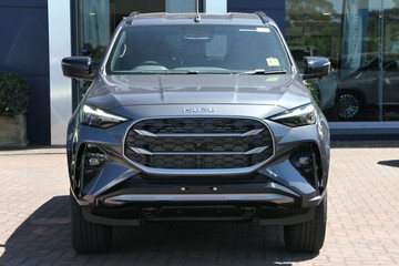 https://vehicle-cdn.autoleague.cloud/30352_960142757_13.jpg