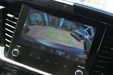 https://vehicle-cdn.autoleague.cloud/30352_960142757_8.jpg