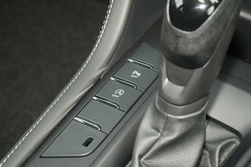 https://vehicle-cdn.autoleague.cloud/30352_960142902_13.jpg