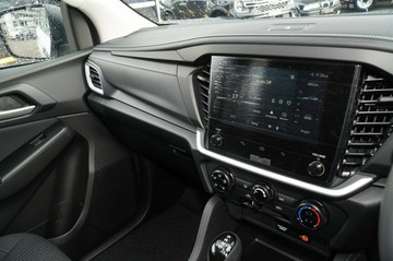 https://vehicle-cdn.autoleague.cloud/30352_960142902_9.jpg