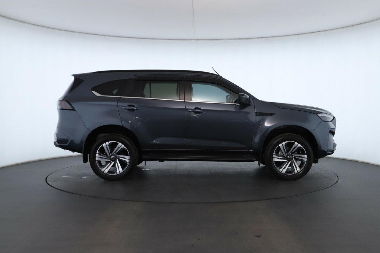 Isuzu Mu-x image 2