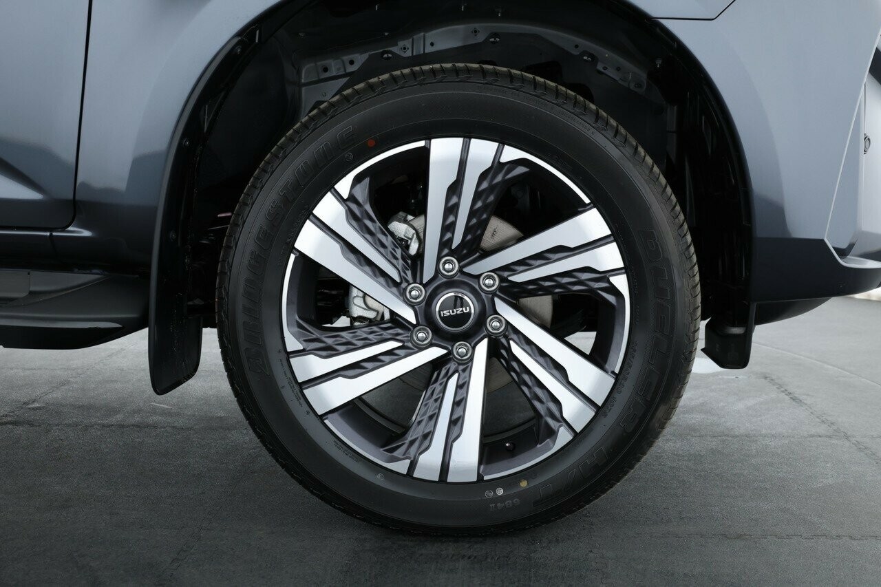 Isuzu Mu-x image 3
