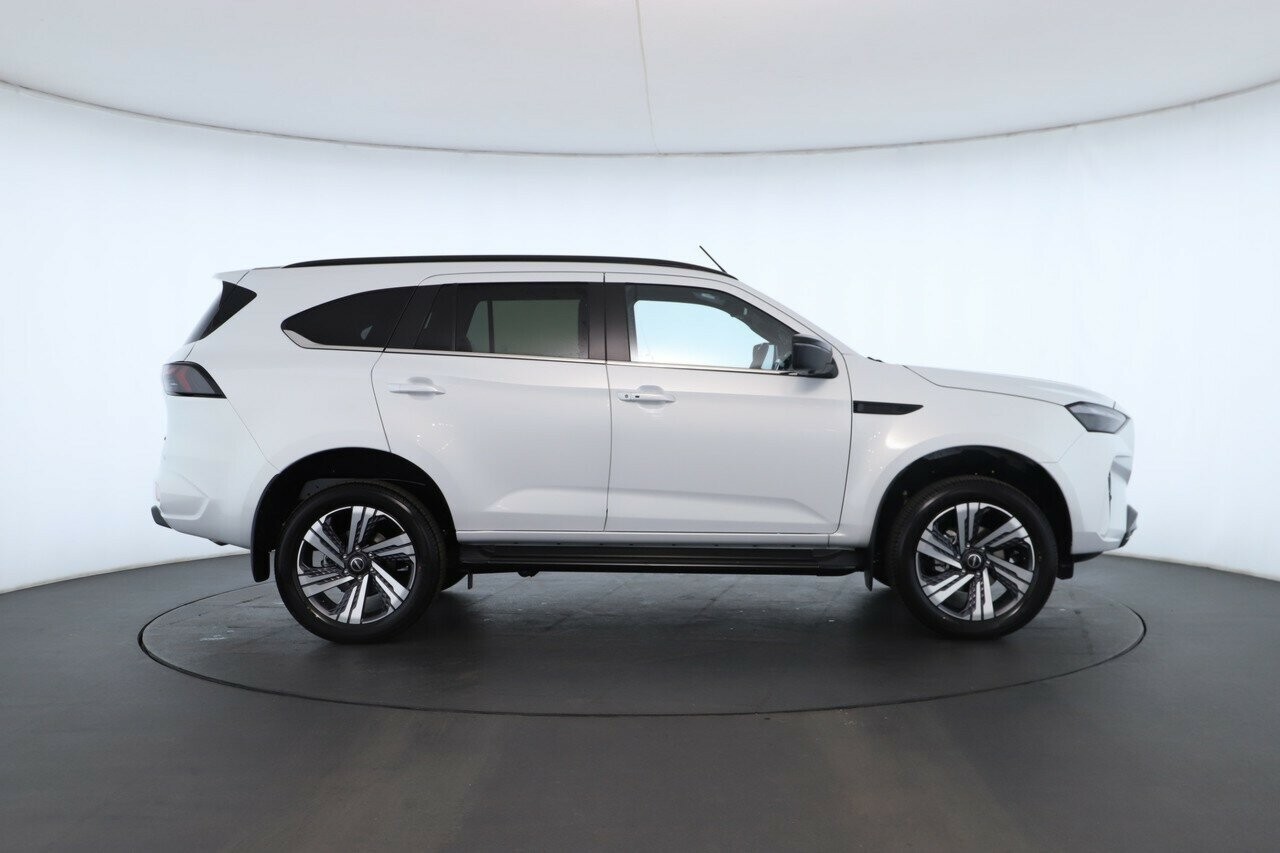 Isuzu Mu-x image 2