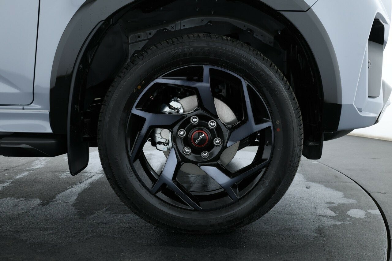 Isuzu Mu-x image 3