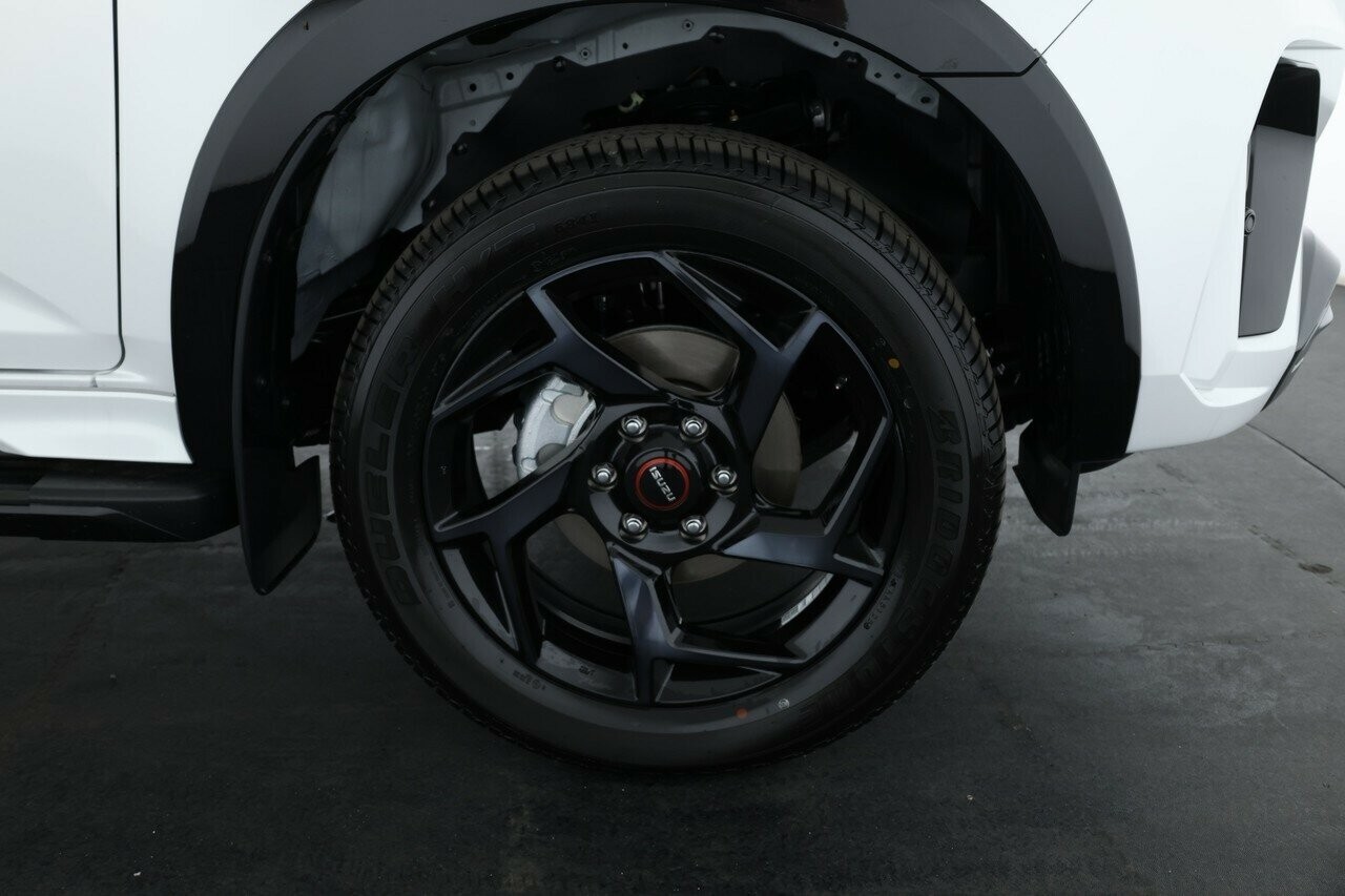 Isuzu Mu-x image 3