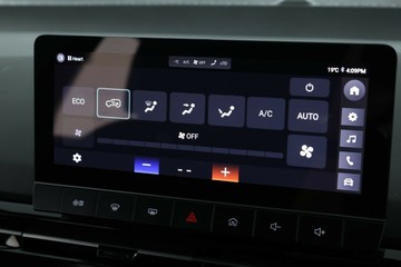 https://vehicle-cdn.autoleague.cloud/30353_1022793_25.jpg