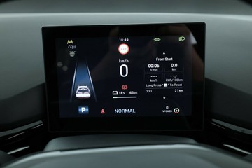 https://vehicle-cdn.autoleague.cloud/30353_1022858_22.jpg