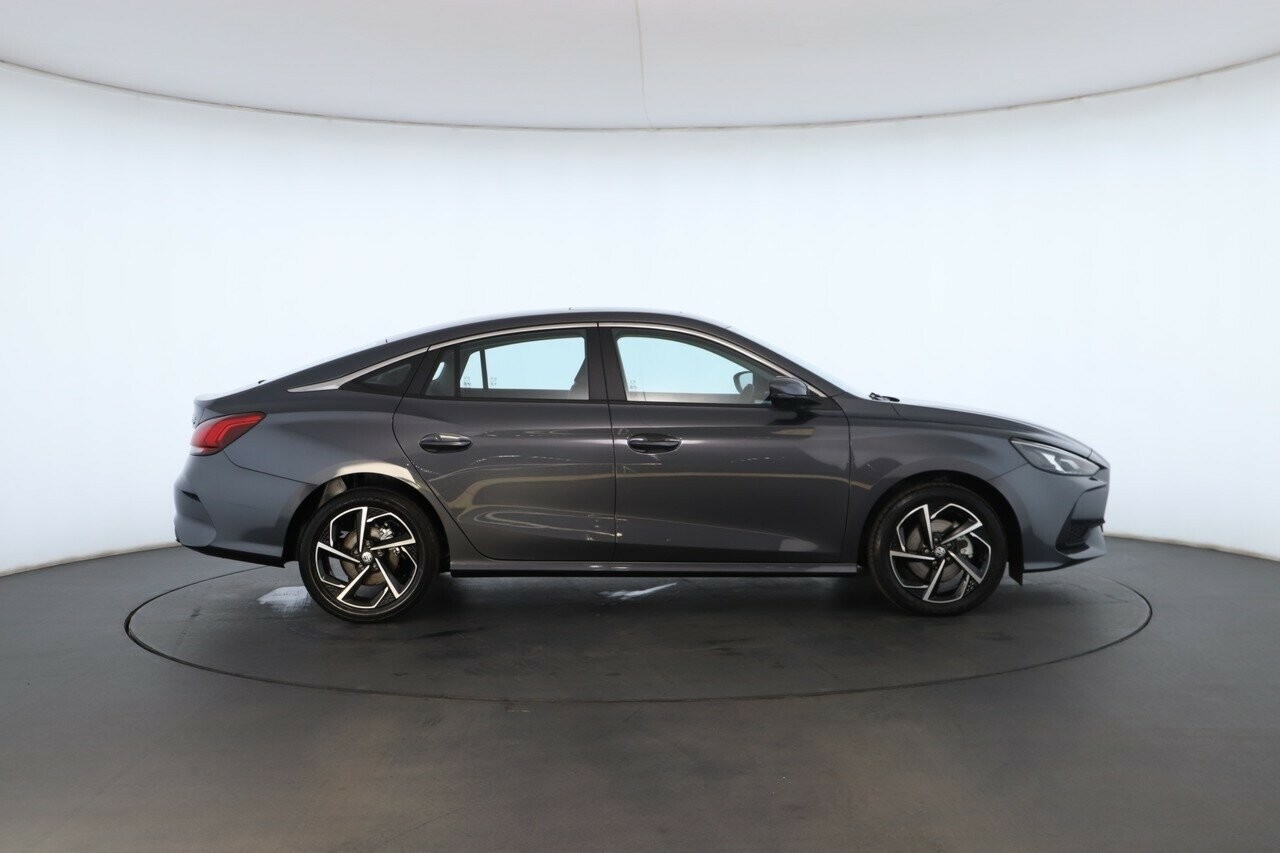 MG Mg5 image 2