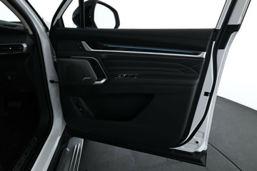 https://vehicle-cdn.autoleague.cloud/30353_112172_17.jpg