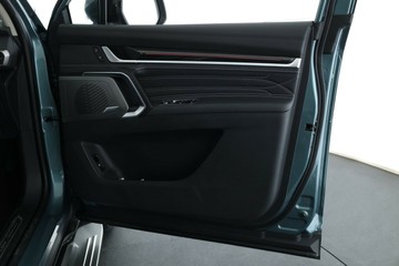 https://vehicle-cdn.autoleague.cloud/30353_112972_18.jpg