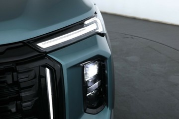 https://vehicle-cdn.autoleague.cloud/30353_112972_7.jpg