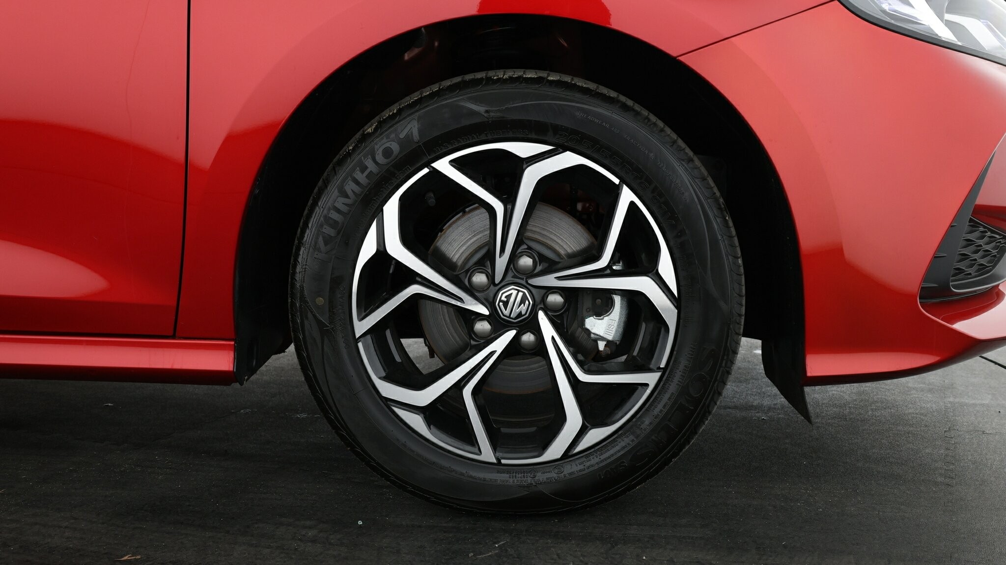 MG Mg5 image 2