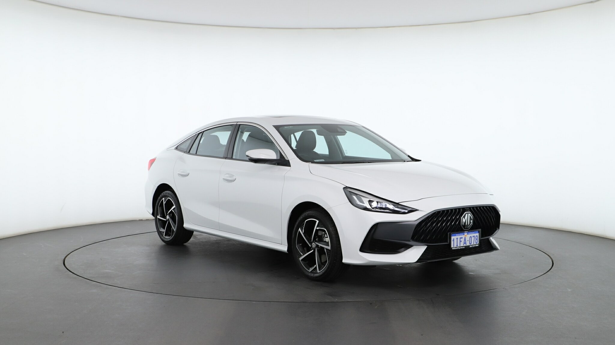MG Mg5 image 1