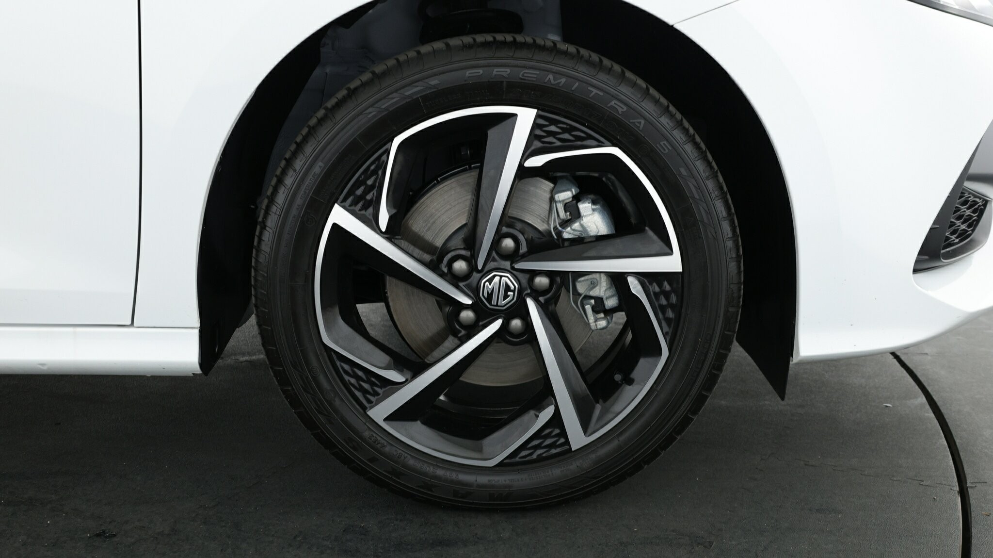MG Mg5 image 3