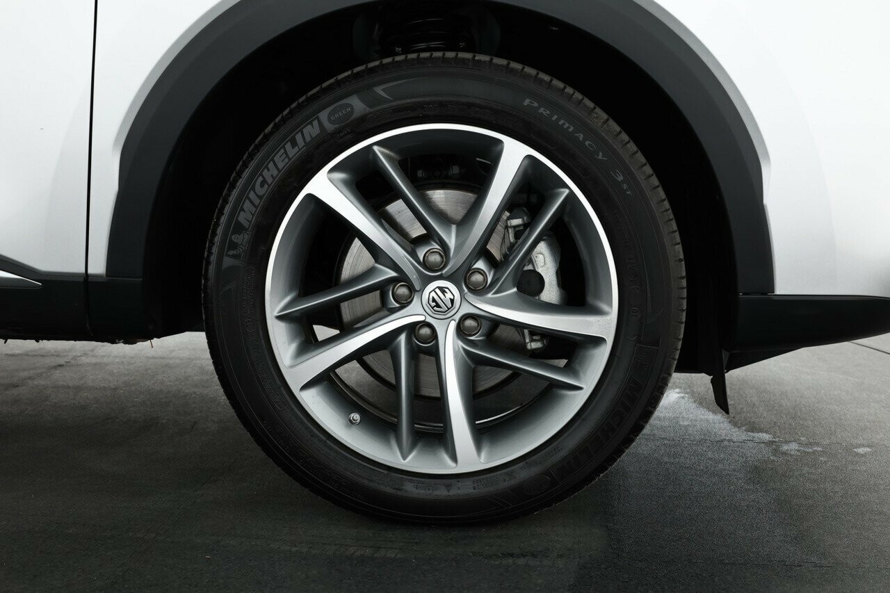 MG Hs Plus Ev image 3