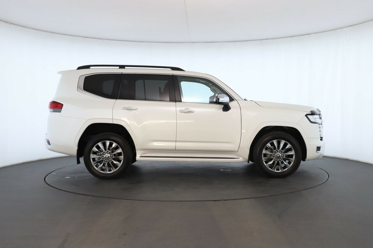 Toyota Landcruiser image 2