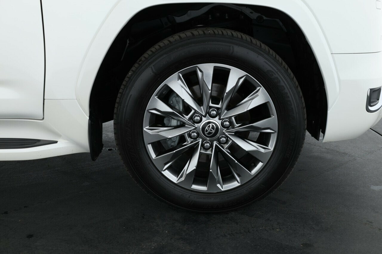 Toyota Landcruiser image 3