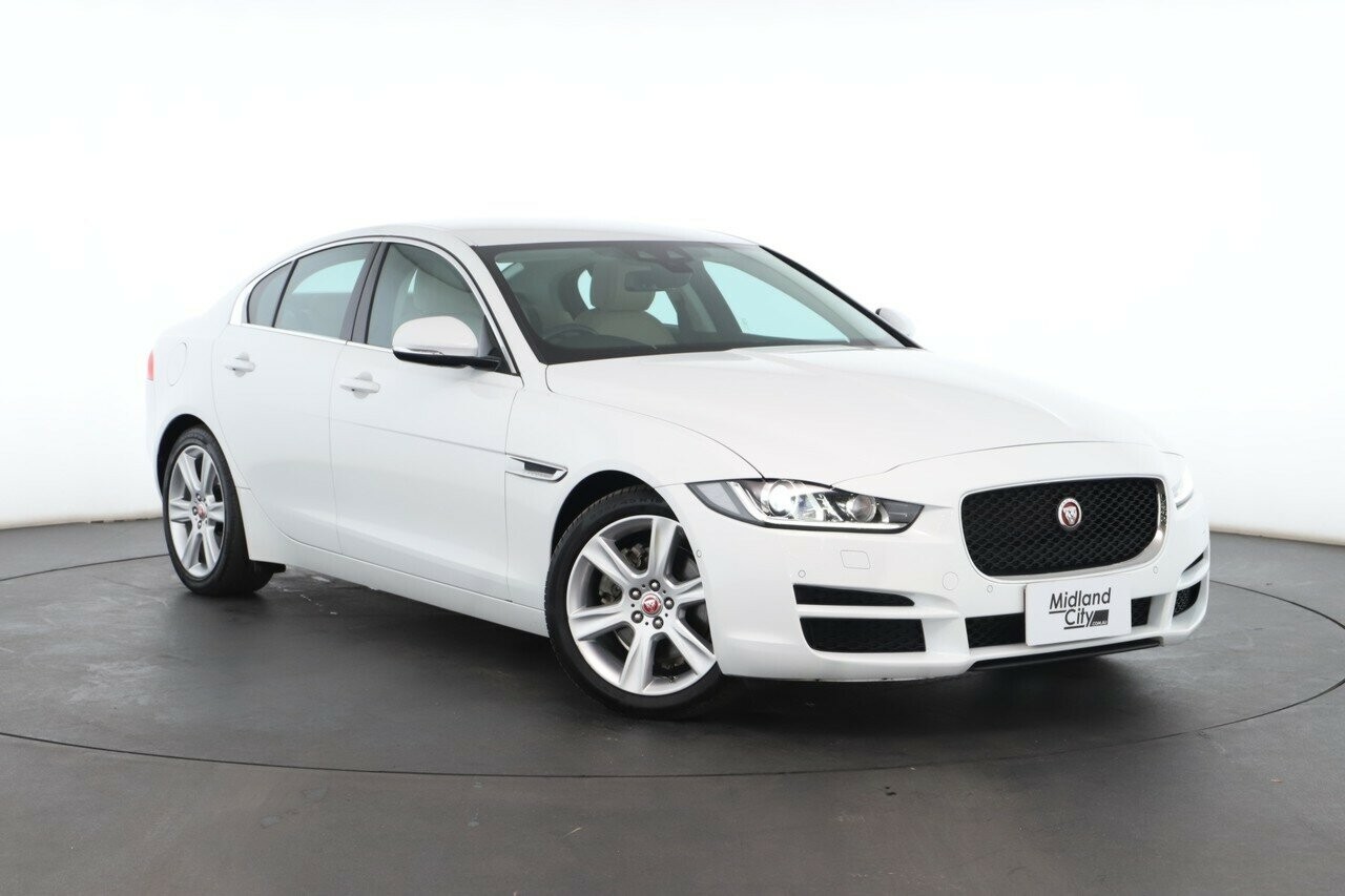 Jaguar Xe image 1