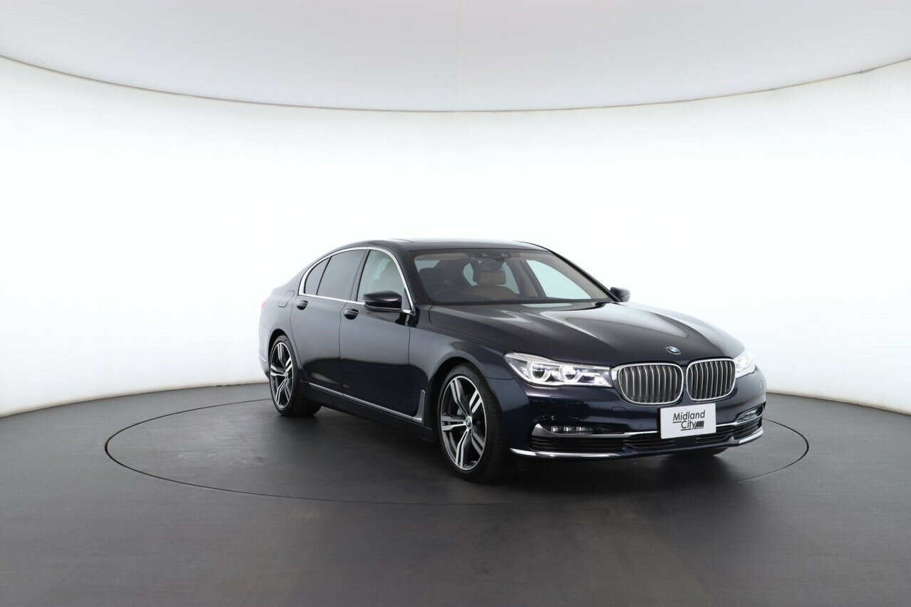 BMW 7 Series image 3