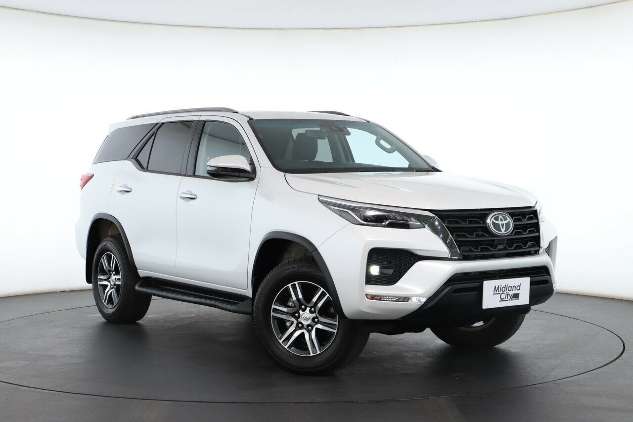 Toyota Fortuner image 1