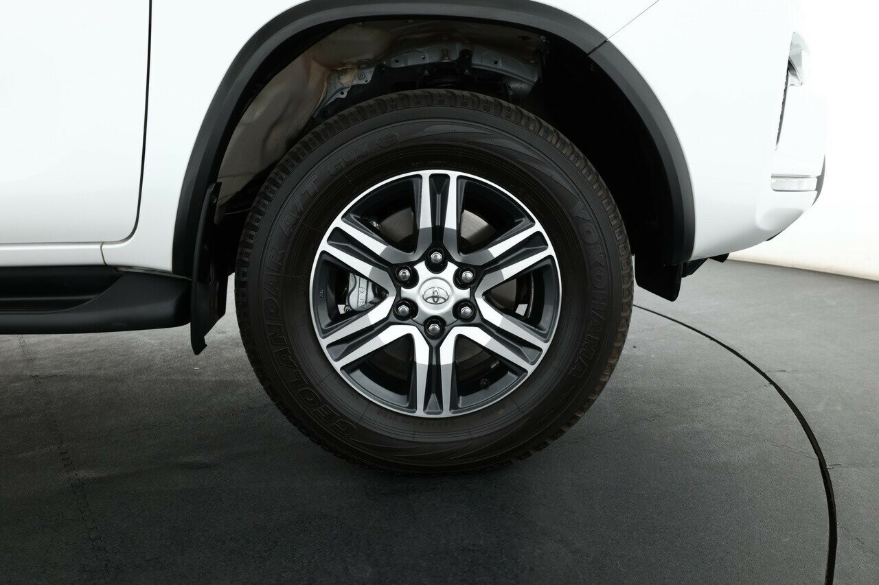 Toyota Fortuner image 3