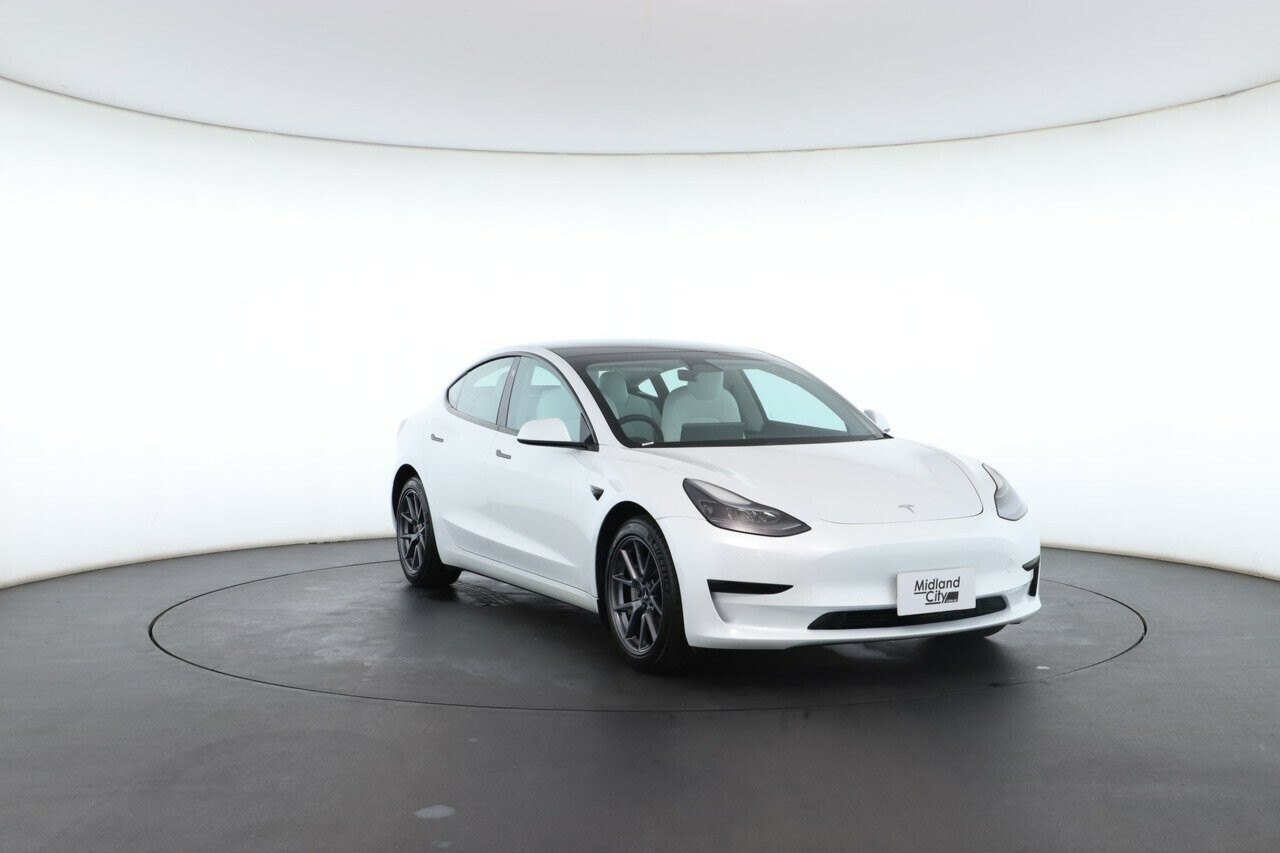 Tesla Model 3 image 4