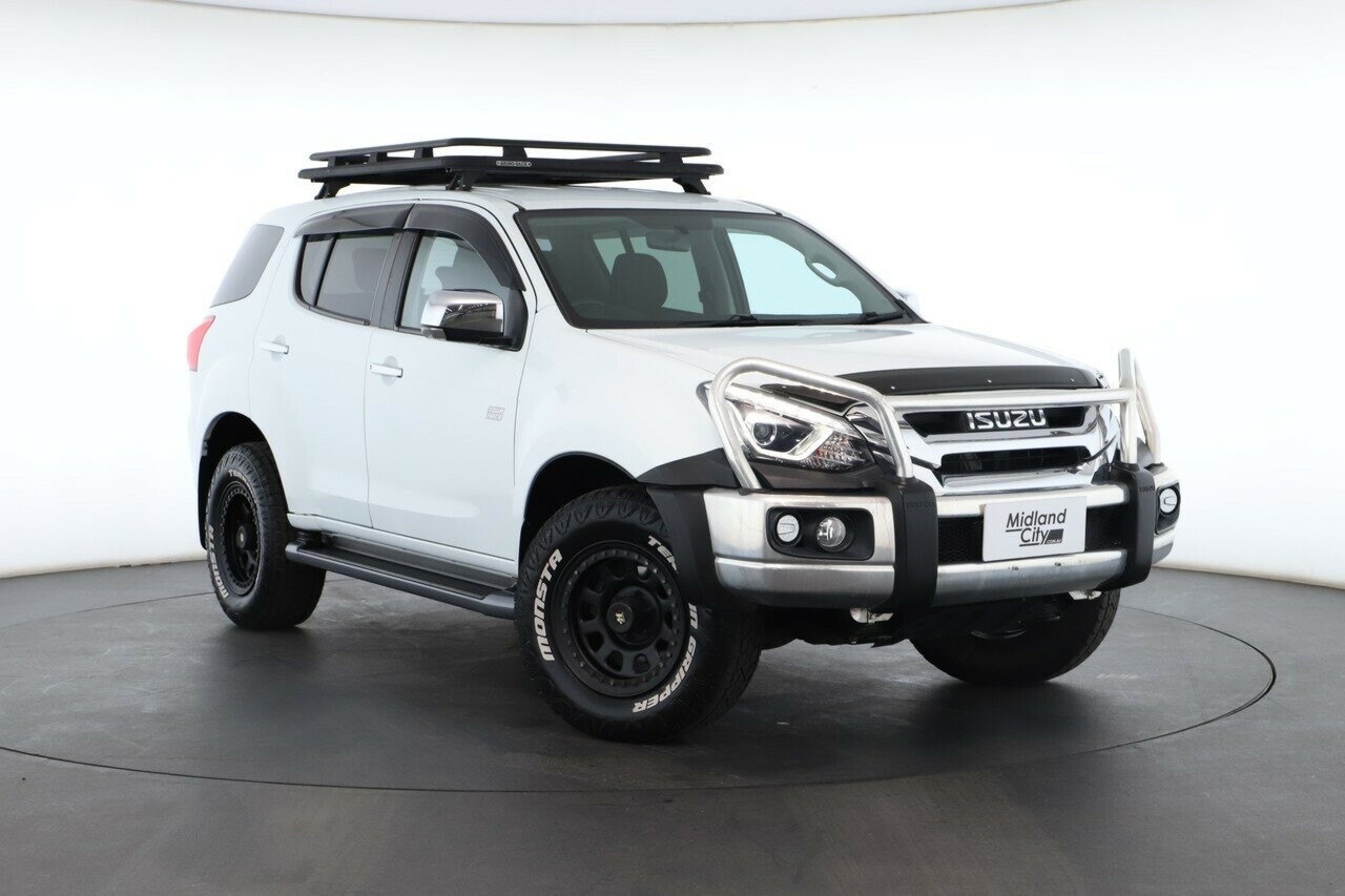 Isuzu Mu-x image 1