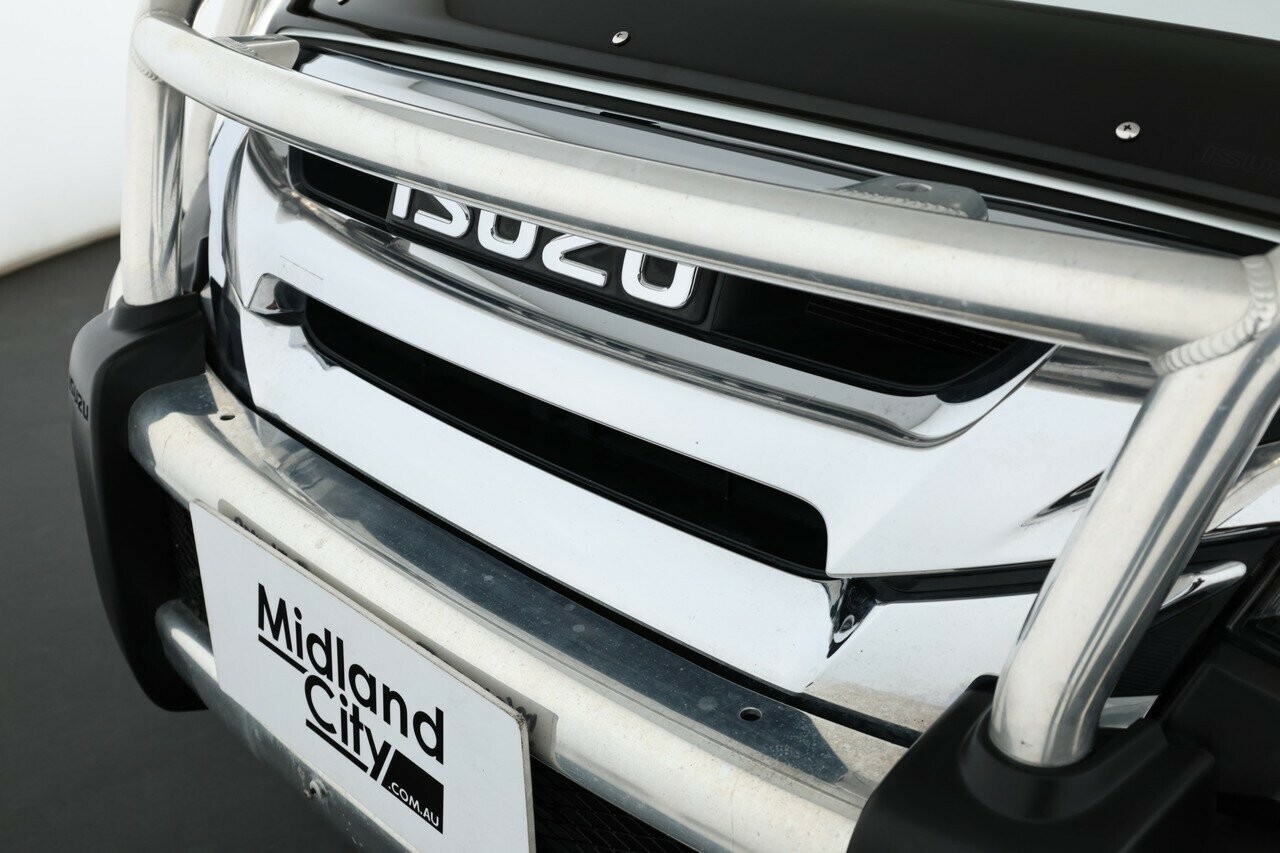 Isuzu Mu-x image 3