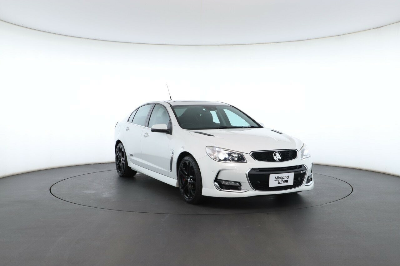 Holden Commodore image 3