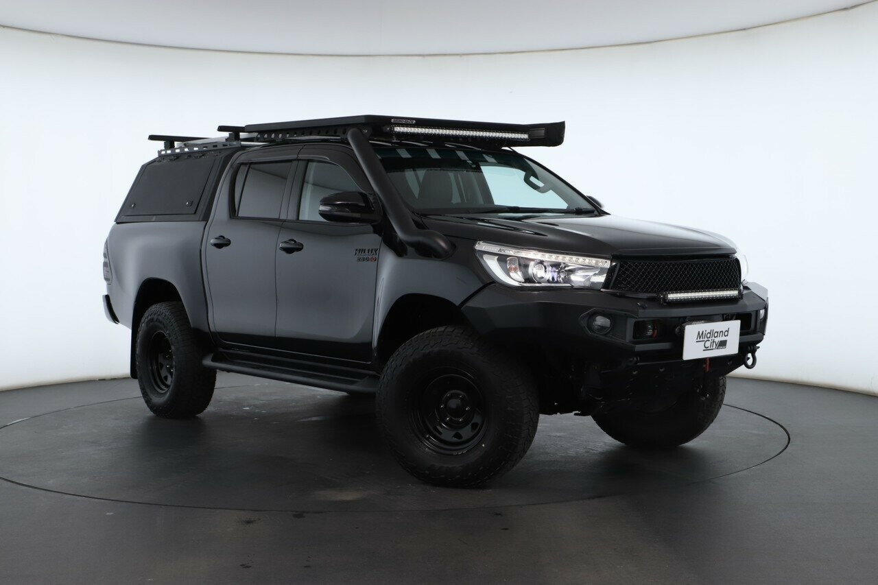 Toyota Hilux image 1