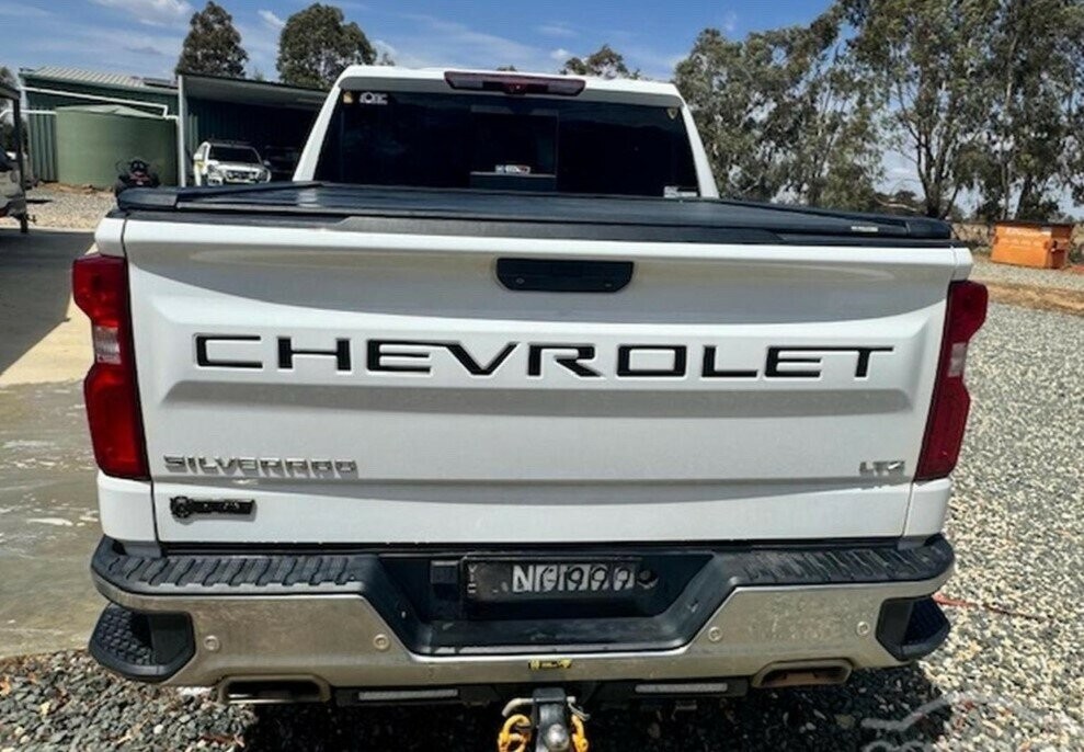 Chevrolet Silverado image 4