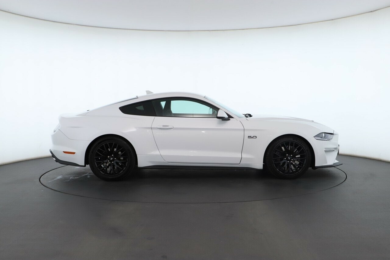 Ford Mustang image 2