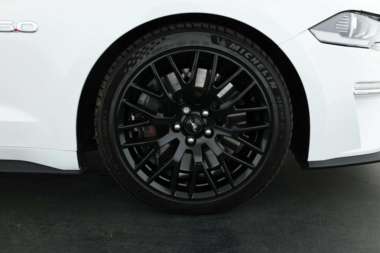 Ford Mustang image 3
