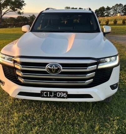 Toyota Landcruiser image 2