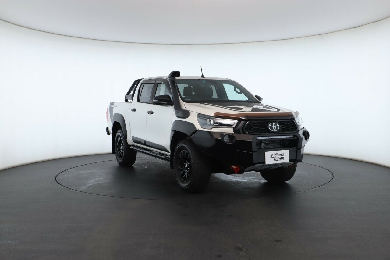 Toyota Hilux image 4